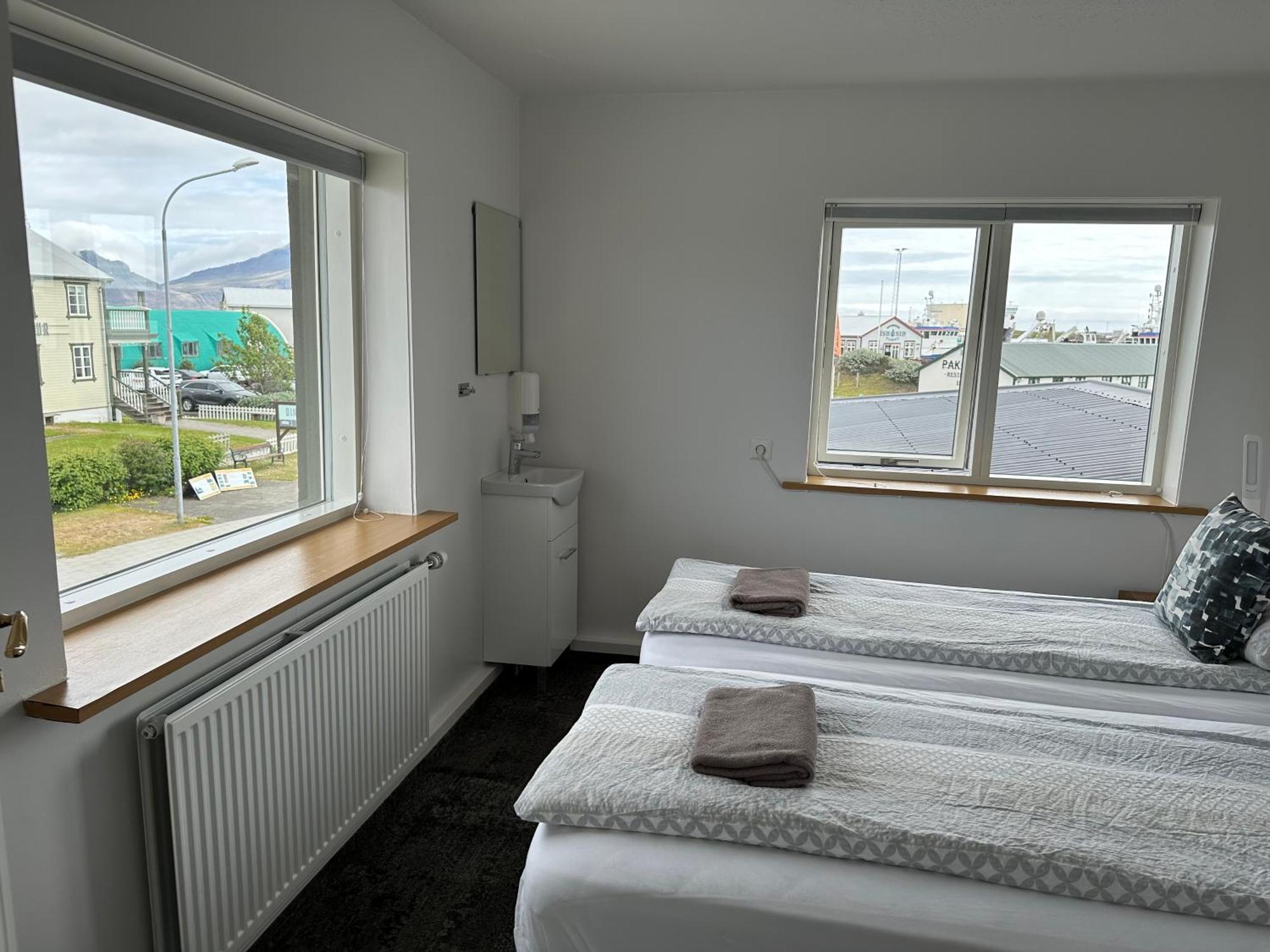 Guesthouse Dyngja Хофн Экстерьер фото